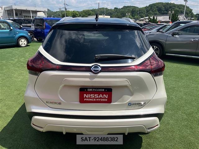 Nissan KICKS 2023-11 362285-21