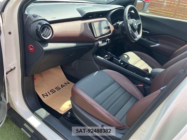 Nissan KICKS 2023-11 362285-24