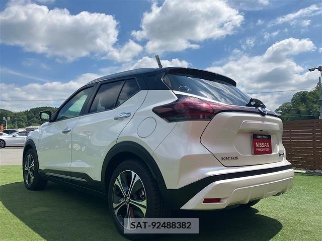 Nissan KICKS 2023-11 362285-18