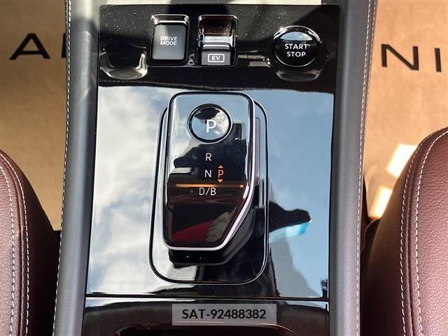 Nissan KICKS 2023-11 362285-5