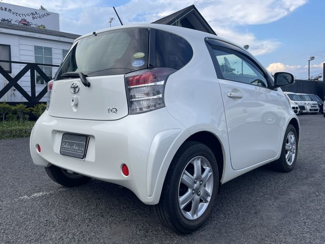 Toyota IQ 2009-01 4080-1
