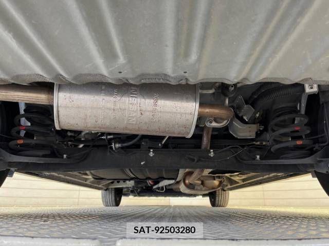 Nissan SERENA 2018-09 367674-19