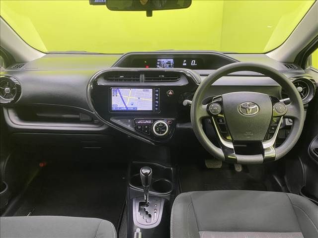 Toyota AQUA 2020-09 182520-2