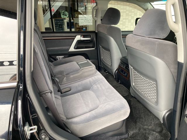 Toyota LAND CRUISER 2018-06 5878-15