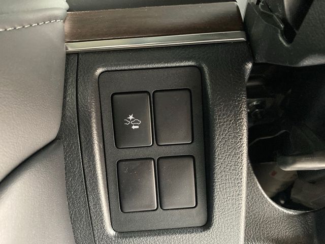 Toyota LAND CRUISER 2018-06 5878-12