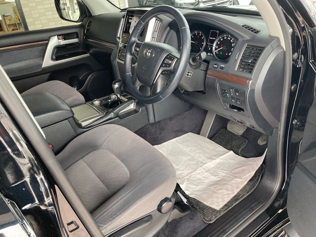 Toyota LAND CRUISER 2018-06 5878-7