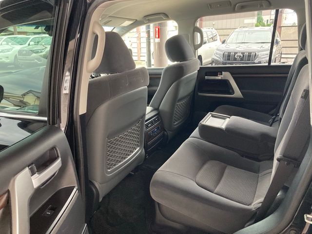 Toyota LAND CRUISER 2018-06 5878-19