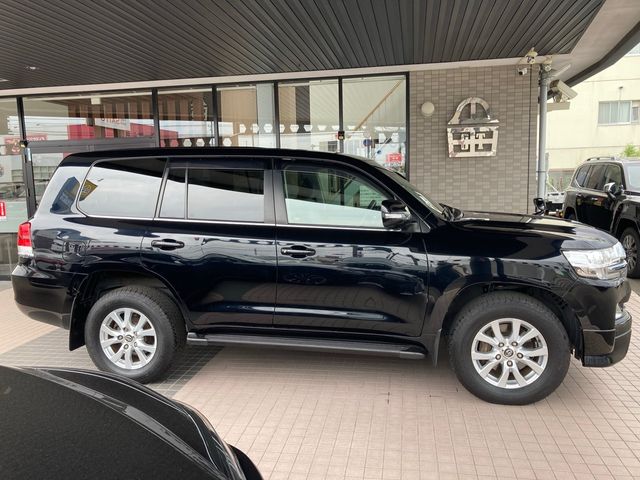 Toyota LAND CRUISER 2018-06 5878-3
