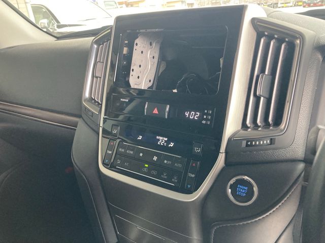 Toyota LAND CRUISER 2018-06 5878-13