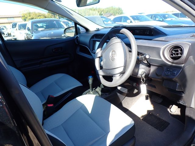Toyota AQUA 2016-11 189681-1