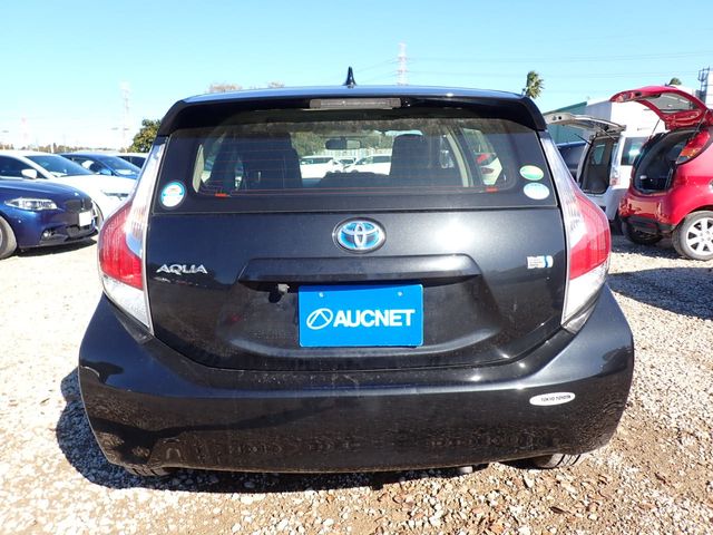 Toyota AQUA 2016-11 189681-3