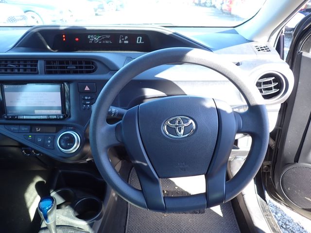 Toyota AQUA 2016-11 189681-7