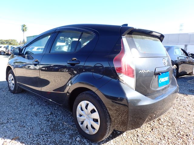 Toyota AQUA 2016-11 189681-2