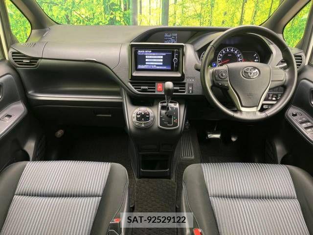 Toyota NOAH 2014-02 392831-1