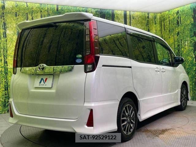 Toyota NOAH 2014-02 392831-17