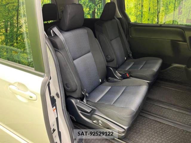 Toyota NOAH 2014-02 392831-8
