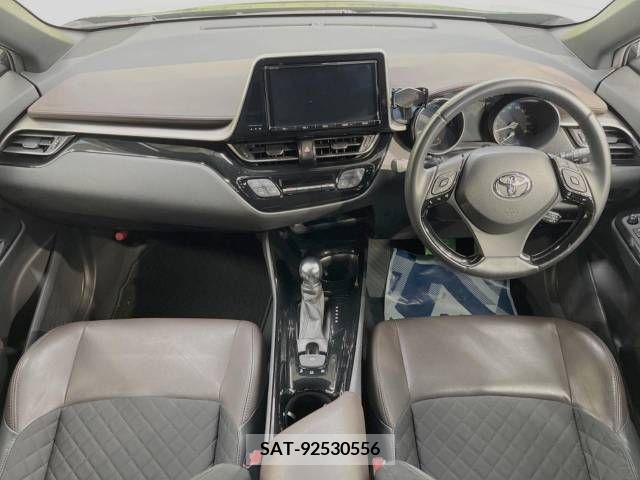Toyota C-HR 2017-09 230276-1
