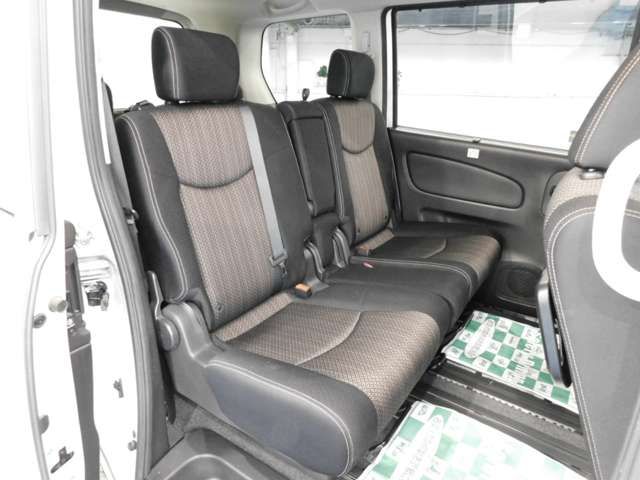 Nissan SERENA 2014-06 18957-12