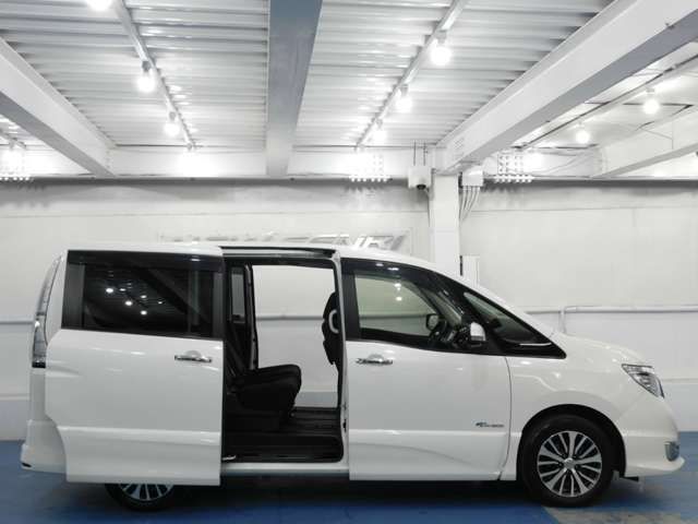 Nissan SERENA 2014-06 18957-3