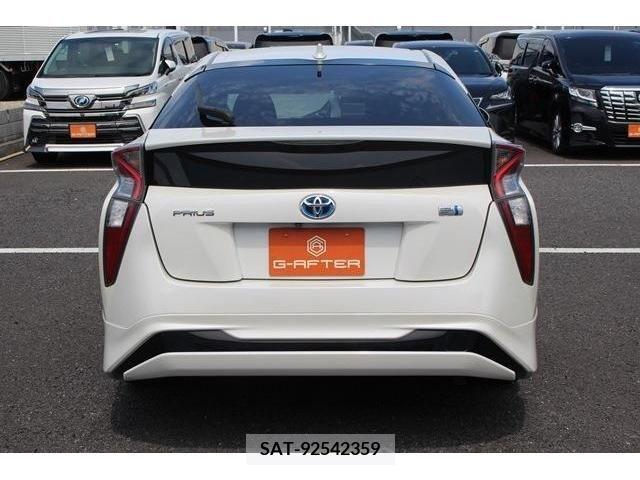Toyota PRIUS 2016-06 366660-8