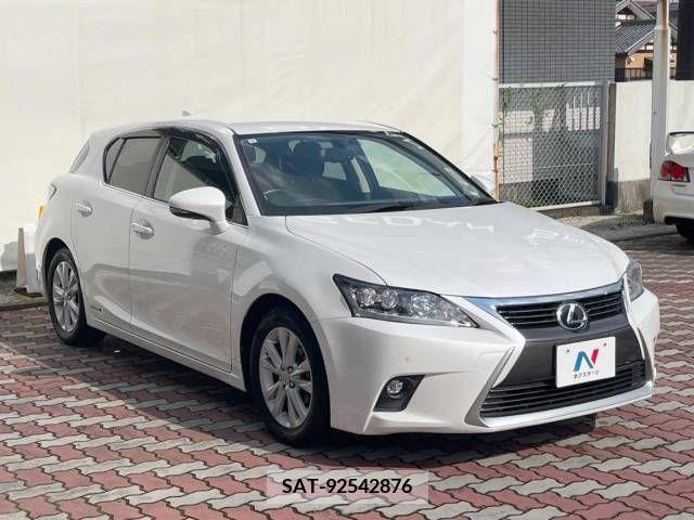 Lexus CT 2015-03 353918-16