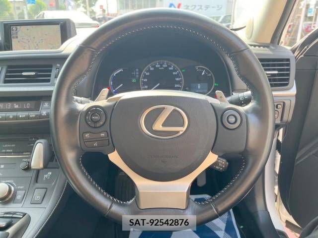 Lexus CT 2015-03 353918-11