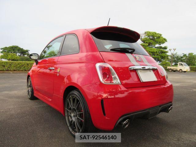 Abarth 695 2011-07 258726-13