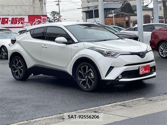 Toyota C-HR 2017-08 323025-2