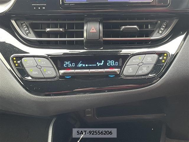 Toyota C-HR 2017-08 323025-9