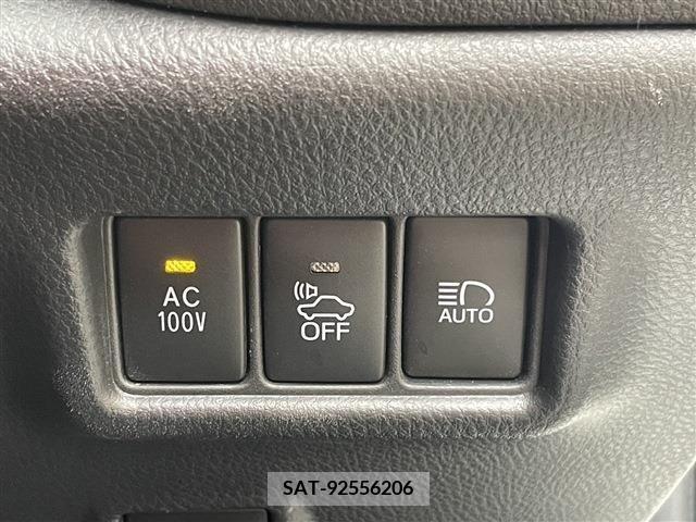 Toyota C-HR 2017-08 323025-13