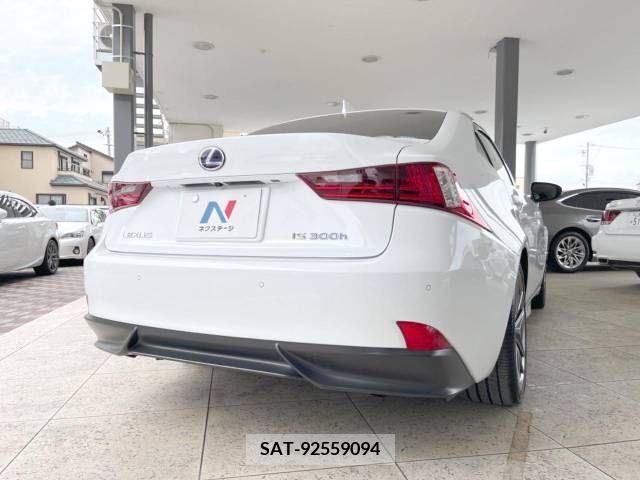 Lexus IS 2014-03 300075-17