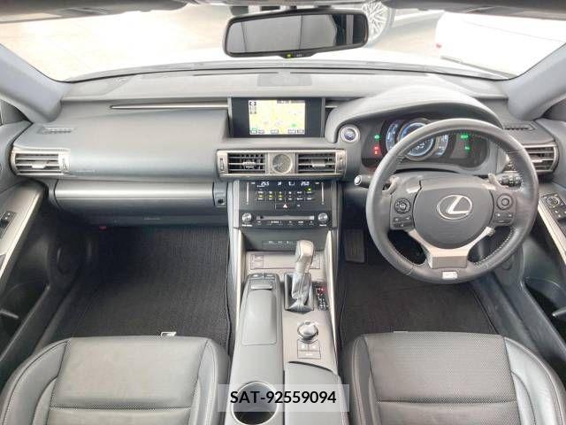 Lexus IS 2014-03 300075-1
