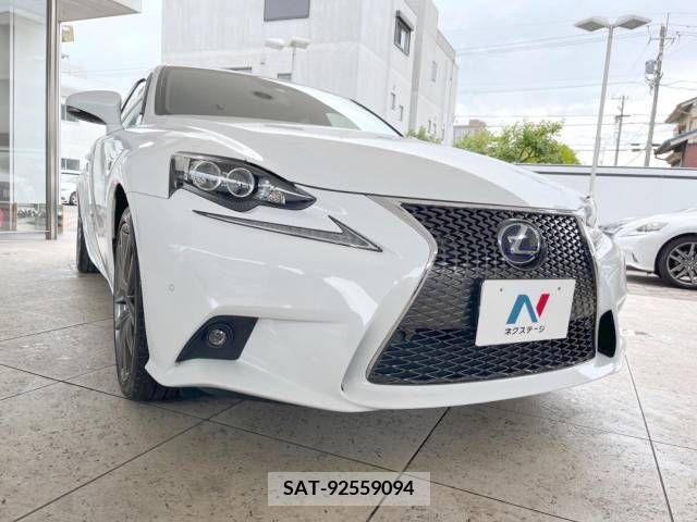 Lexus IS 2014-03 300075-16