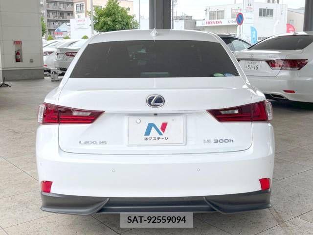 Lexus IS 2014-03 300075-15