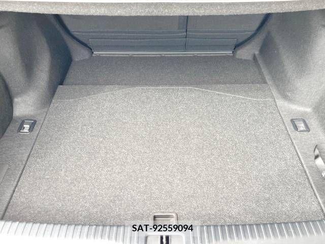 Lexus IS 2014-03 300075-10