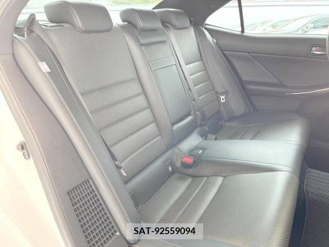 Lexus IS 2014-03 300075-9