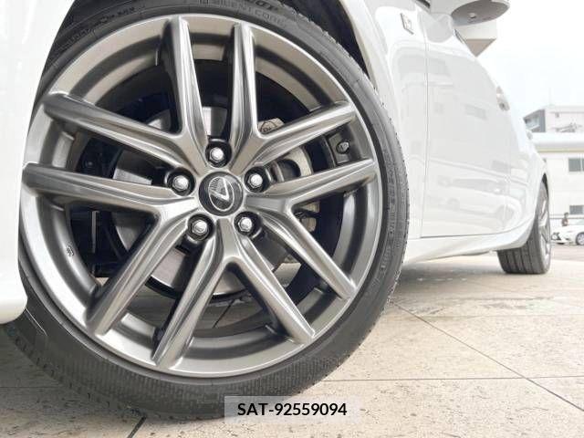 Lexus IS 2014-03 300075-13
