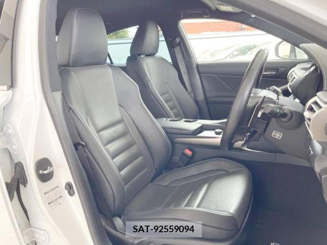 Lexus IS 2014-03 300075-8