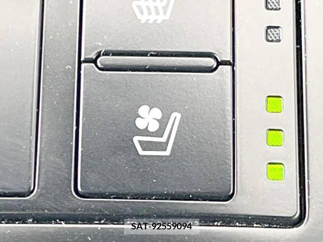 Lexus IS 2014-03 300075-7