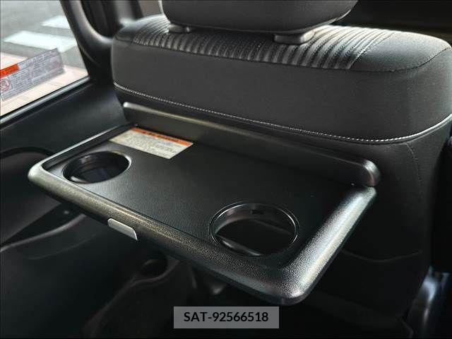 Toyota NOAH 2017-11 207307-16