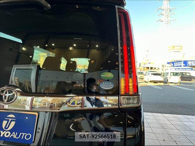 Toyota NOAH 2017-11 207307-4