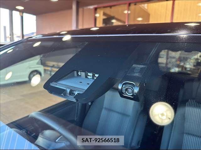 Toyota NOAH 2017-11 207307-2