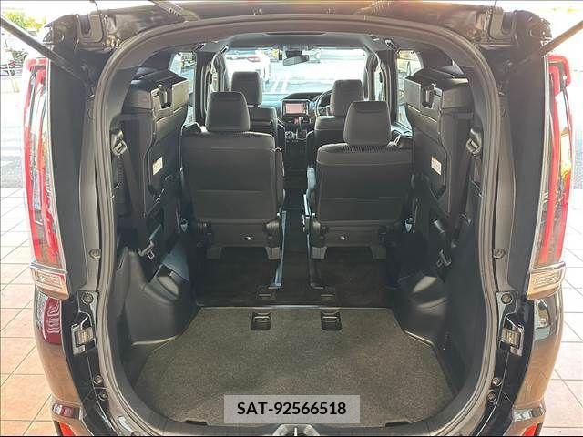 Toyota NOAH 2017-11 207307-18