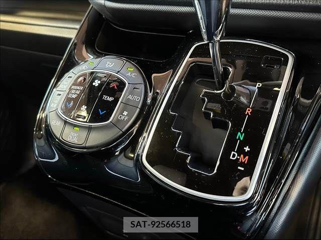Toyota NOAH 2017-11 207307-9