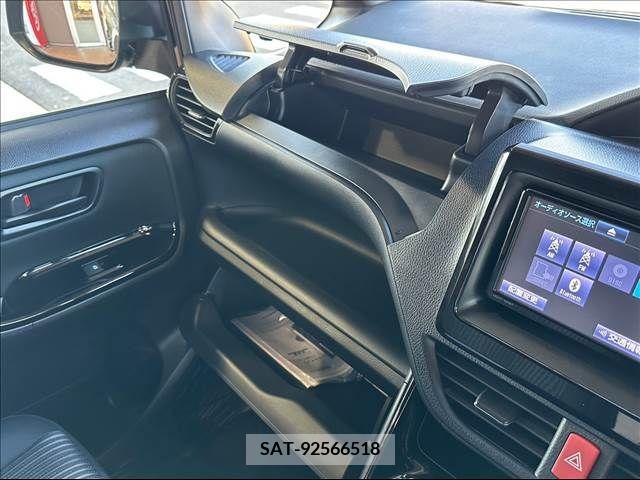 Toyota NOAH 2017-11 207307-13