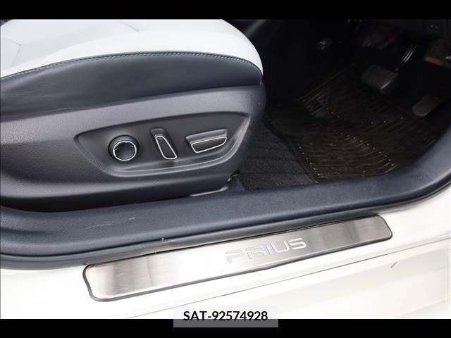 Toyota PRIUS 2017-04 386735-22