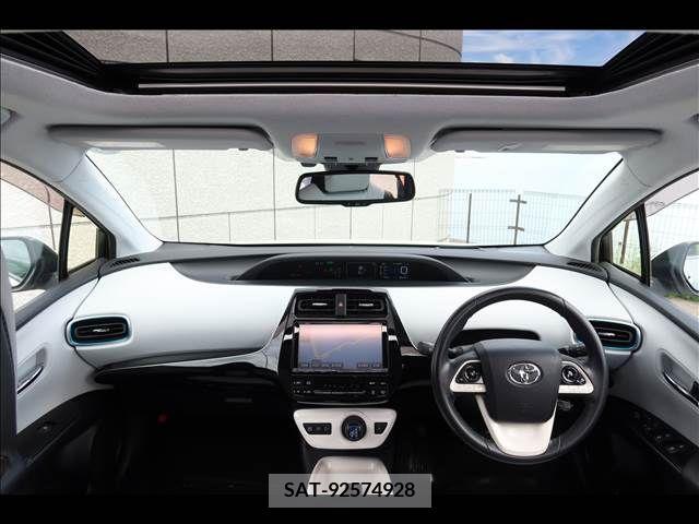 Toyota PRIUS 2017-04 386735-8