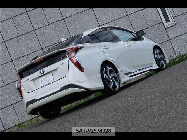 Toyota PRIUS 2017-04 386735-7