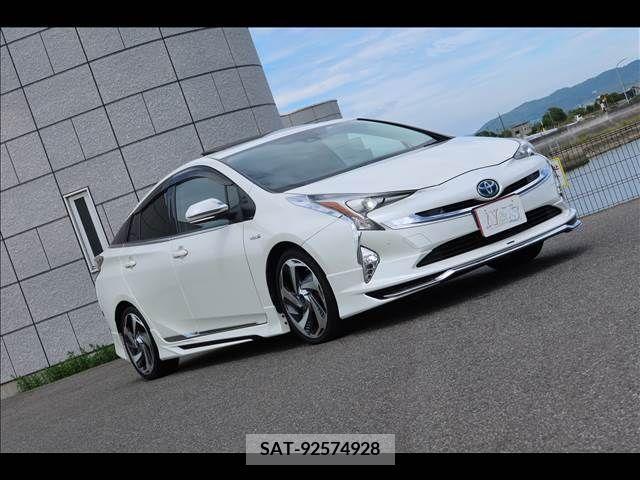 Toyota PRIUS 2017-04 386735-5