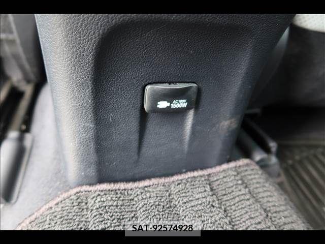 Toyota PRIUS 2017-04 386735-18